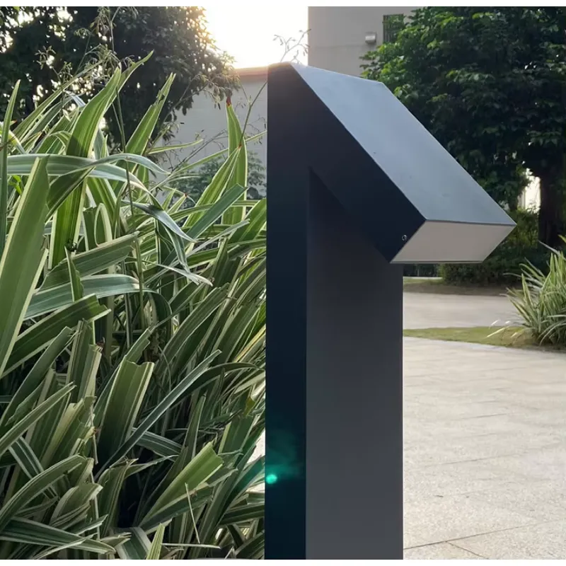 Luminaria de Jardín de Latón F - Outdoor Lighting Brass reseña y precio