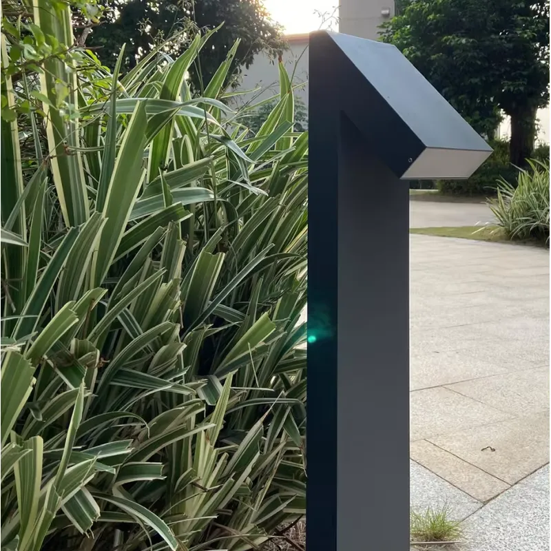 Luminaria de Jardín de Latón F - Outdoor Lighting Brass reseña y precio